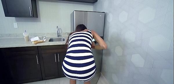  My latina MILF stepmom helped me with my crushed balls